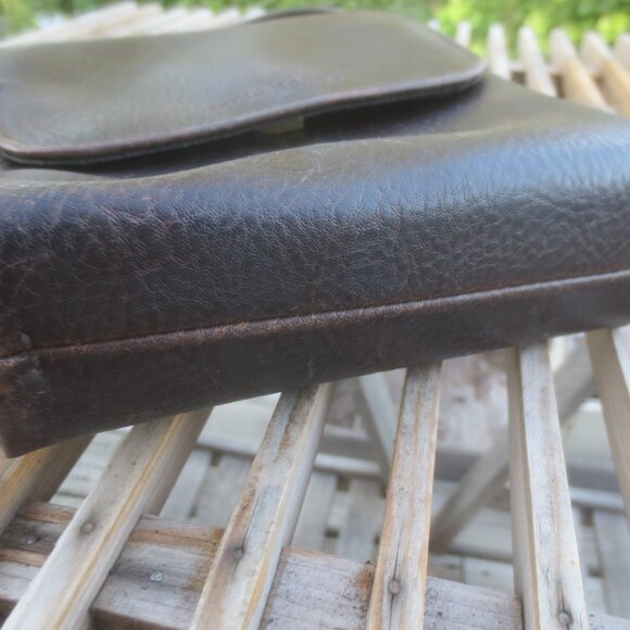 Liz Claiborne Thick Leather Utility Travel Shoulder Pouch. - Picture 11 of 11